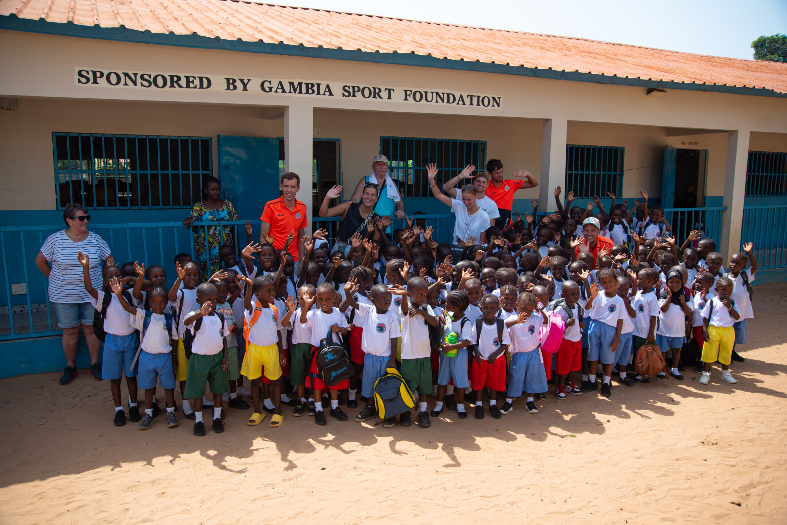 Sportproductions steunt stichting GambiaSport